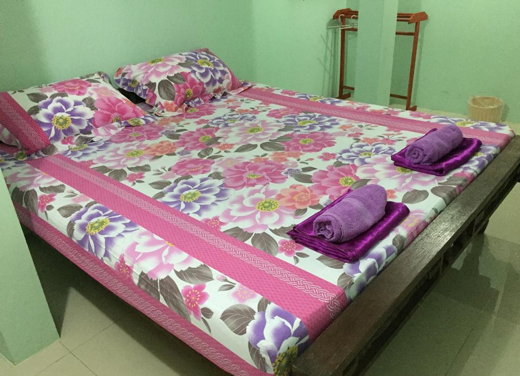 Ricos Honey Place Guesthouse Бангкок Екстер'єр фото