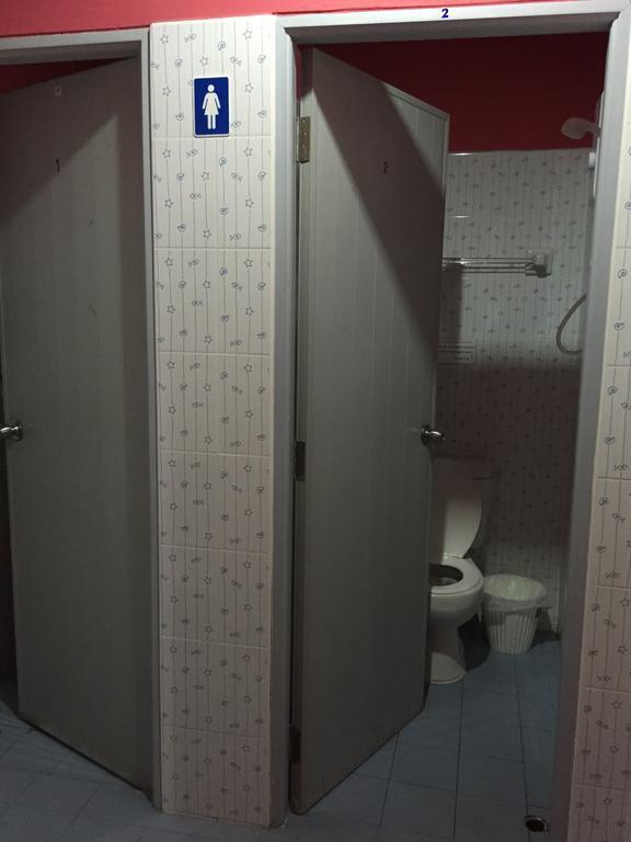 Ricos Honey Place Guesthouse Бангкок Екстер'єр фото