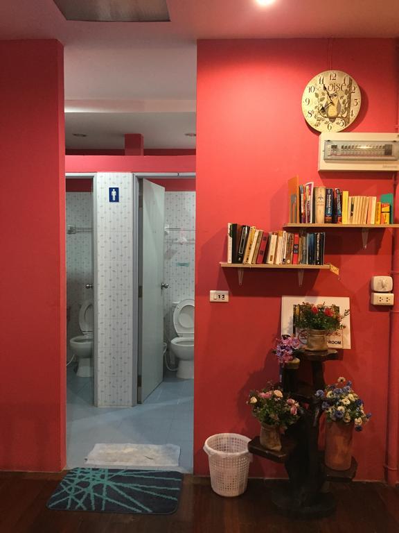 Ricos Honey Place Guesthouse Бангкок Екстер'єр фото