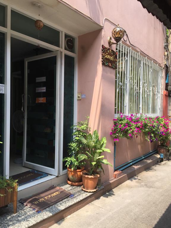 Ricos Honey Place Guesthouse Бангкок Екстер'єр фото