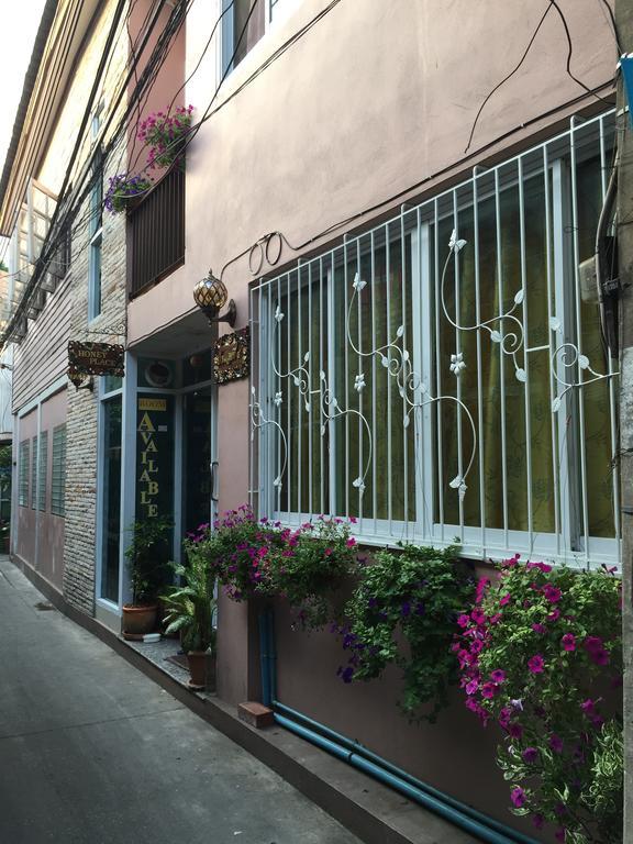 Ricos Honey Place Guesthouse Бангкок Екстер'єр фото