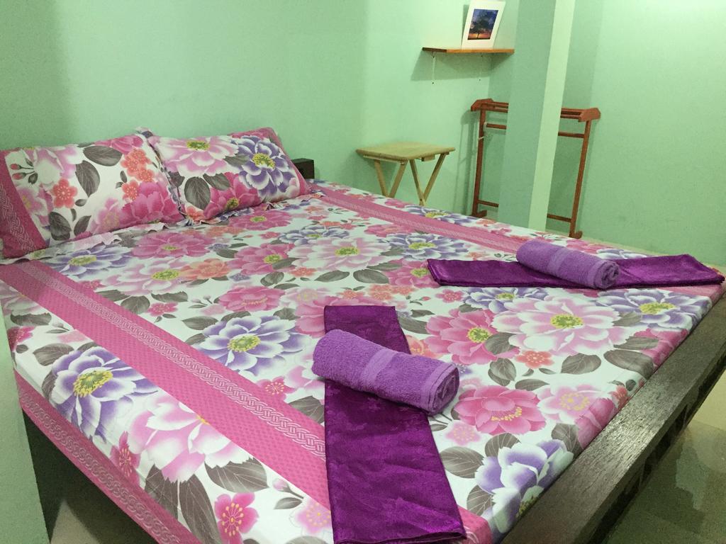 Ricos Honey Place Guesthouse Бангкок Екстер'єр фото