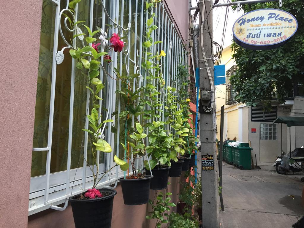Ricos Honey Place Guesthouse Бангкок Екстер'єр фото